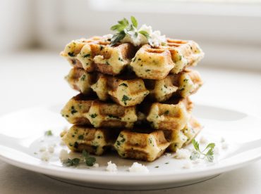 Gaufres courgette-feta au Airfryer, croustillantes et savoureuses