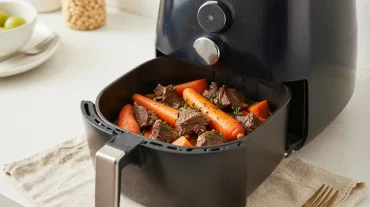 Savoureux pot-au-feu préparé rapidement dans un airfryer pour des repas réconfortants.